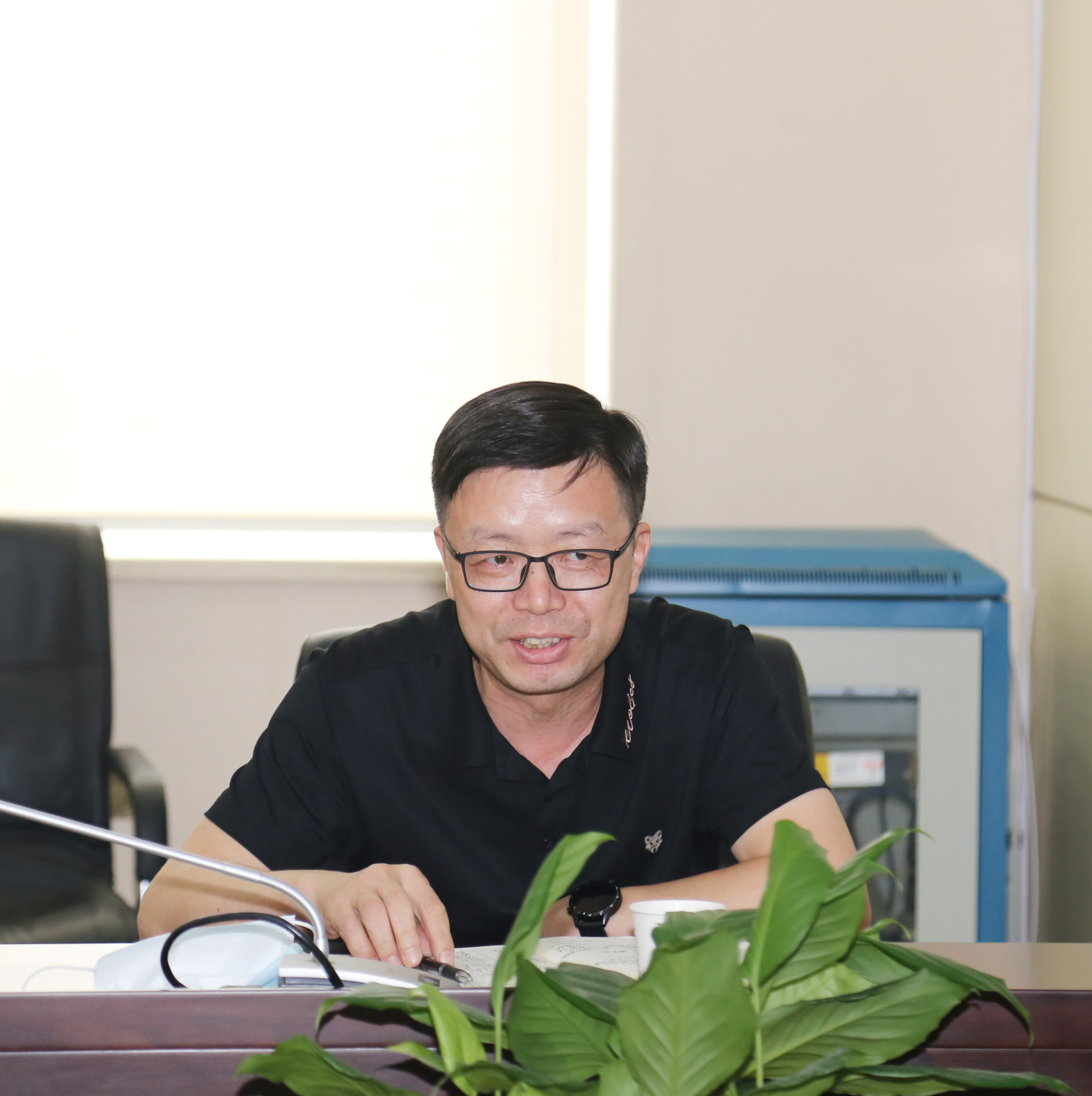 区法院院长杨俊广一行到公司调研