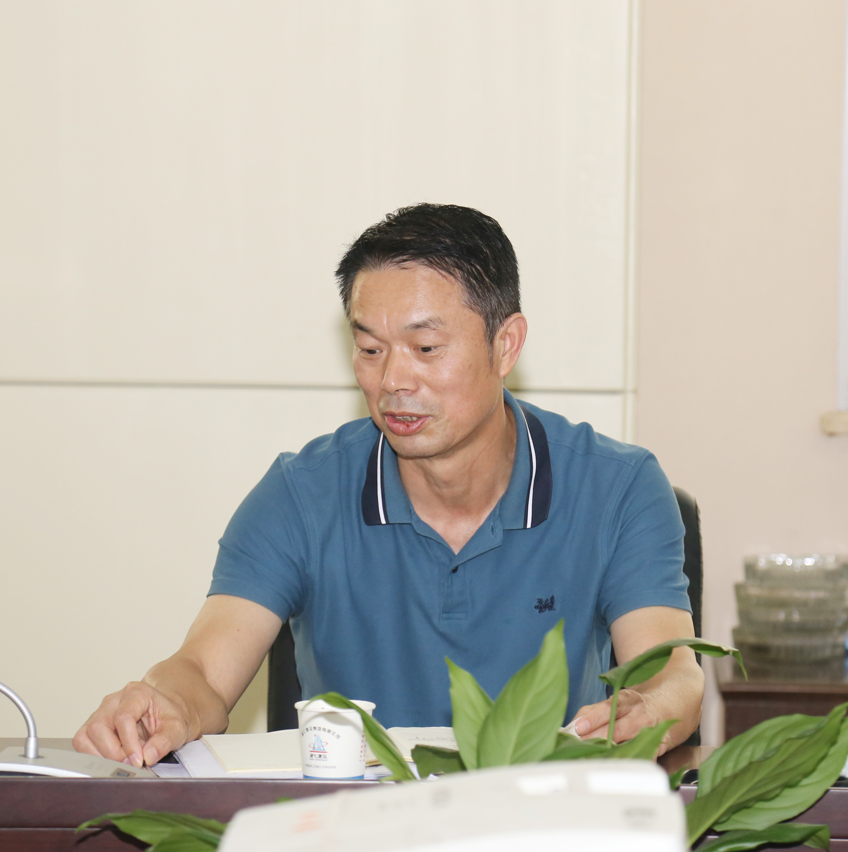 区法院院长杨俊广一行到公司调研